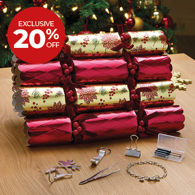 Set of 6 Luxury Poinsettia & Berry Crackers